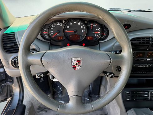 Used 2001 Porsche 911 Carrera RWD image 26