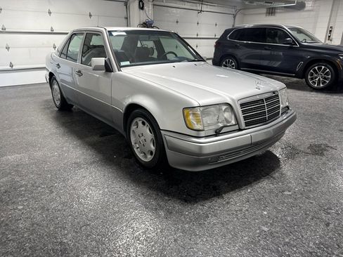 Used 1994 Mercedes-Benz E 500 Sedan image 6