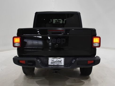 Used 2022 Jeep Gladiator Sport AWD/4WD image 5