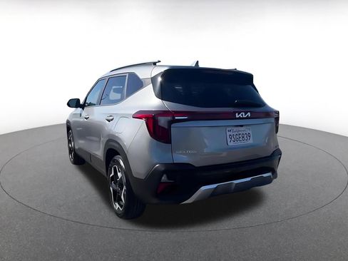 Used 2025 Kia Seltos S FWD image 11