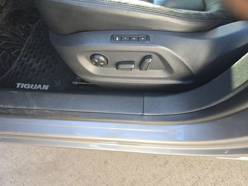 Used 2009 Volkswagen Tiguan SE image 25