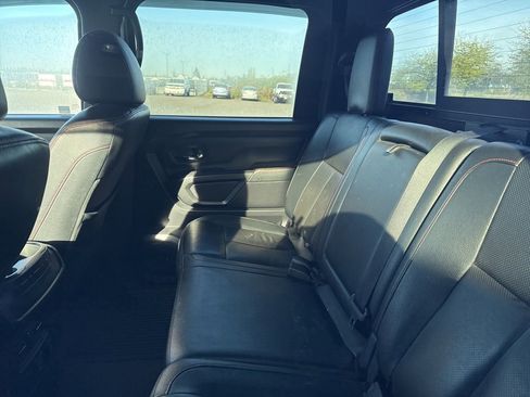 Used 2021 Nissan Titan PRO-4X w/ Pro-4x Convenience Package image 9