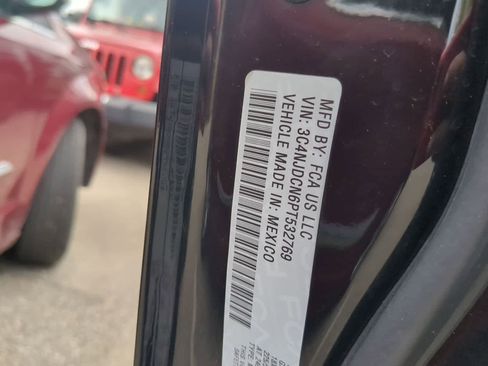 Certified 2023 Jeep Compass Limited AWD/4WD image 33