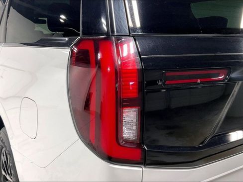 Used 2025 Ford Expedition Platinum AWD/4WD image 39