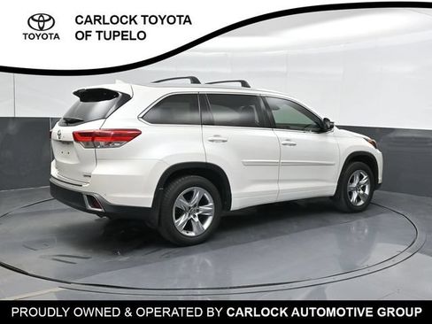 Used 2018 Toyota Highlander Limited FWD image 3