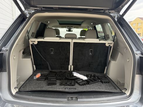 Used 2024 Volkswagen Atlas SEL Premium R-Line AWD/4WD image 11