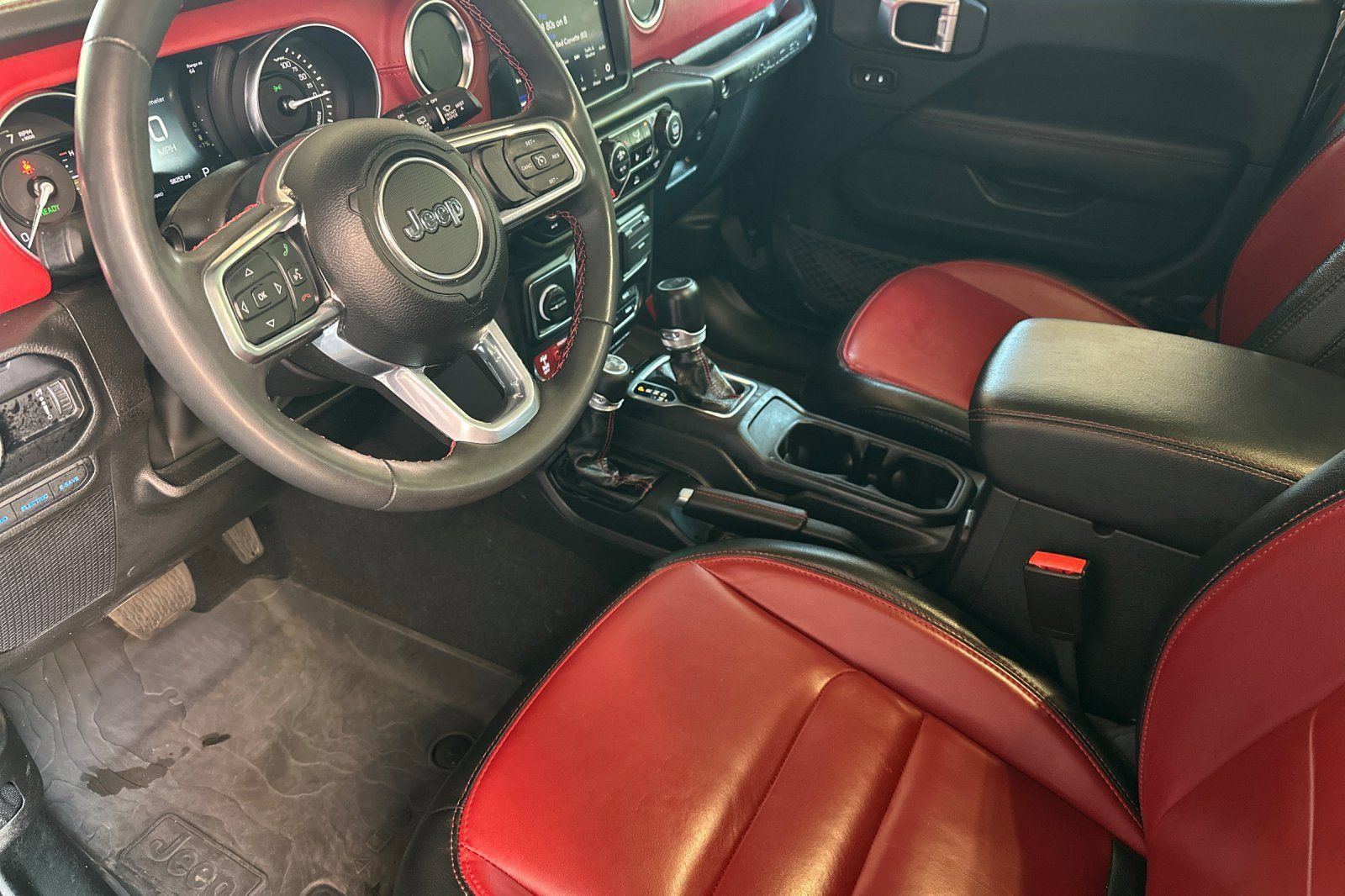 Used 2023 Jeep Wrangler Unlimited Rubicon 4xe AWD/4WD image 11