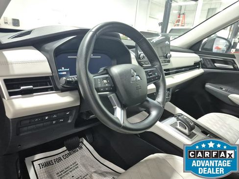 Used 2024 Mitsubishi Outlander SEL AWD/4WD image 16