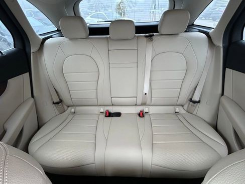 Used 2022 Mercedes-Benz GLC 300 image 13