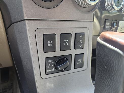 Used 2011 Toyota Sequoia Platinum AWD/4WD image 20
