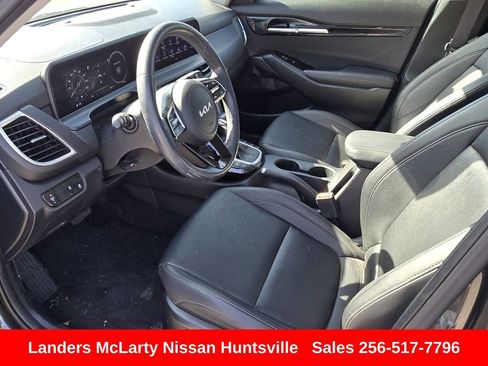 Used 2025 Kia Seltos EX w/ EX Sunroof Package FWD image 17