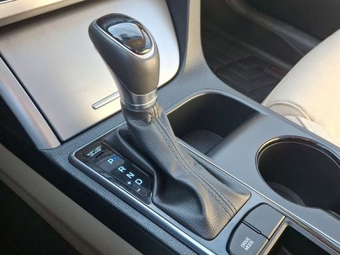 Used 2017 Hyundai Sonata Limited image 18