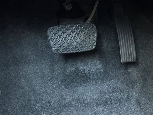 Used 2025 Chevrolet Trax LT w/ LT Convenience Package image 40