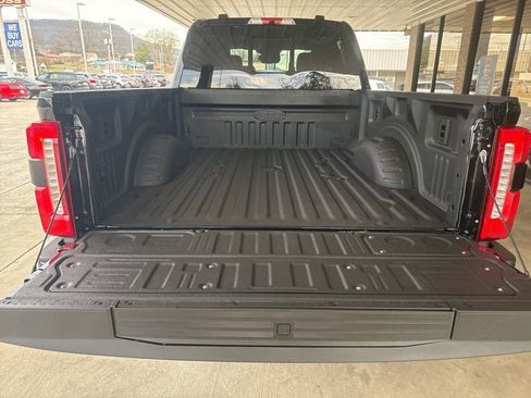 New 2026 Ford F250 XLT w/ XLT Premium Package AWD/4WD image 23