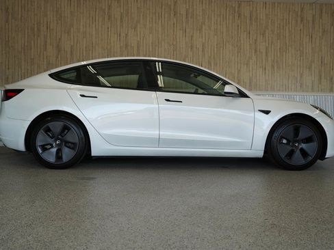 Used 2021 Tesla Model 3 Standard Range Plus RWD image 6