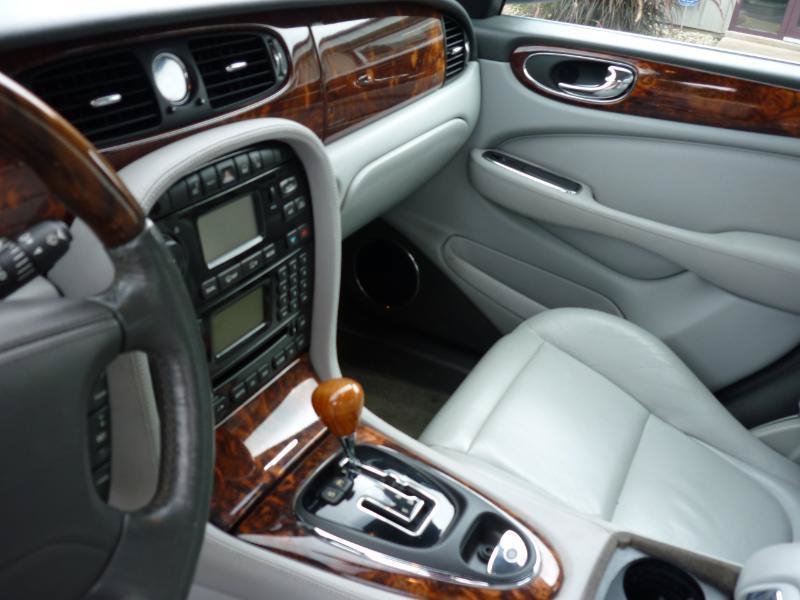 Used 2004 Jaguar XJ8 RWD image 10