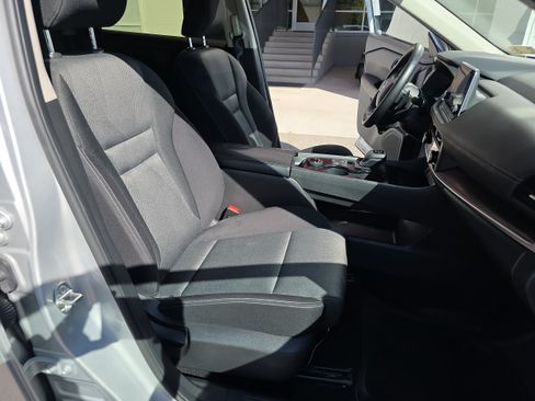 Used 2025 Nissan Rogue SV AWD/4WD image 16