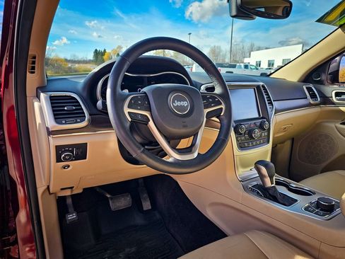 Used 2017 Jeep Grand Cherokee Limited image 14