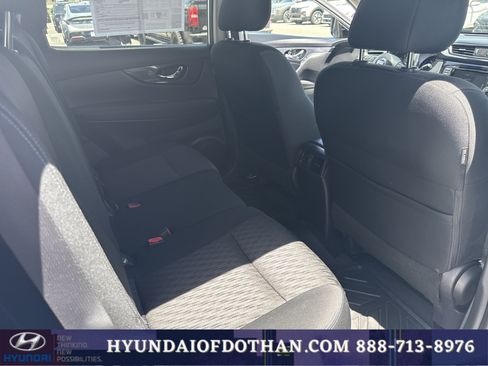 Used 2019 Nissan Rogue S w/ Special Edition Package FWD image 14
