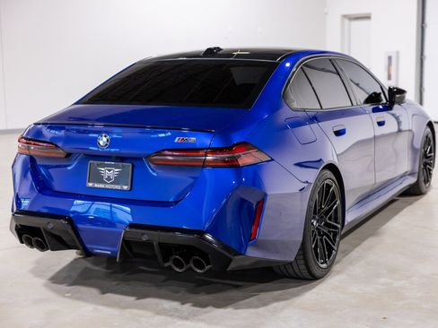 Used 2025 BMW M5 w/ Executive Package image 9