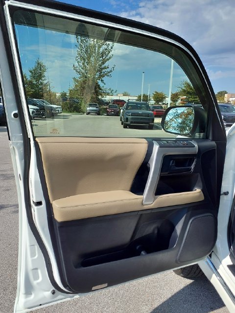 Used 2012 Toyota 4Runner Limited AWD/4WD image 17