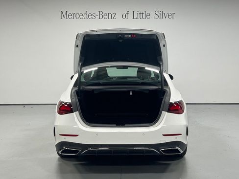 Used 2025 Mercedes-Benz E 350 4MATIC Sedan image 5