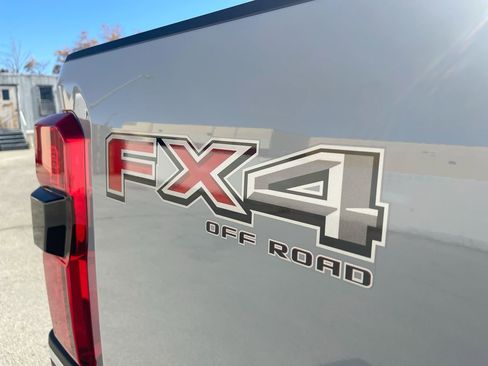 New 2026 Ford F250 Lariat w/ FX4 Off-Road Package image 14