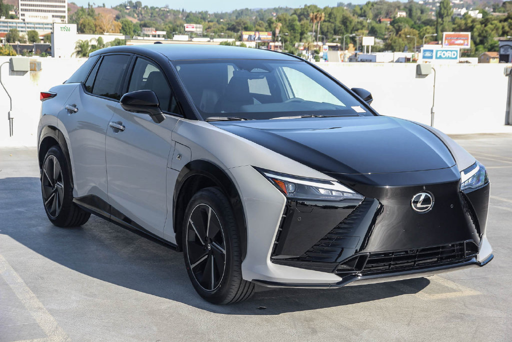 New 2026 Lexus RZ 450e AWD w/ Luxury Package image 3