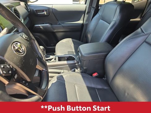 Used 2022 Toyota Tacoma TRD Sport w/ TRD Premium Sport Package AWD/4WD image 15