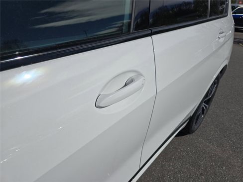 New 2026 BMW X7 xDrive40i w/ M Sport Package AWD/4WD image 12