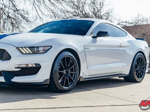 Used 2016 Ford Mustang Shelby GT350 w/ Track Package image 54