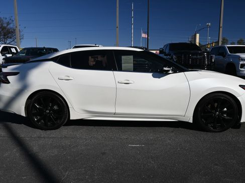 Used 2023 Nissan Maxima SR w/ Sport Mat Group image 11