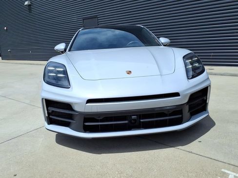Used 2024 Porsche Panamera RWD image 9