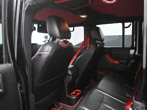 Used 2018 Jeep Wrangler Unlimited Rubicon image 26