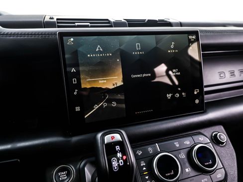 Used 2024 Land Rover Defender 110 X image 20