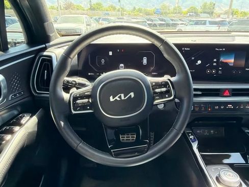 Certified 2025 Kia Sorento SX Prestige AWD/4WD image 24