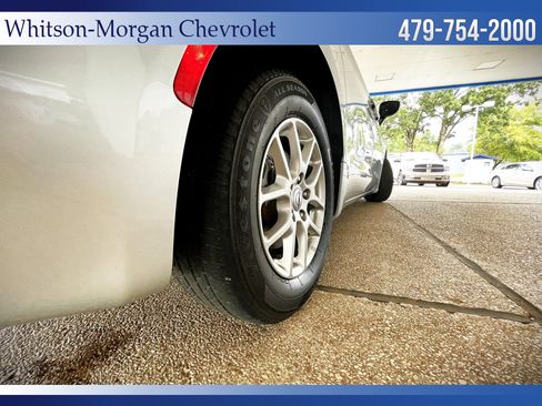 Used 2022 Chrysler Voyager LX image 53