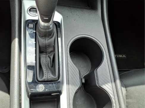 Used 2025 Nissan Altima 2.5 SV FWD image 23