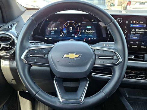 Used 2025 Chevrolet Equinox LT w/ Convenience Package II FWD image 20