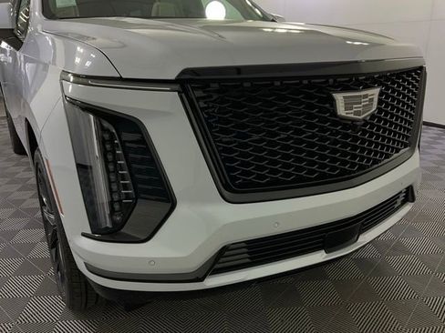 New 2026 Cadillac Escalade ESV Platinum Sport AWD/4WD image 8