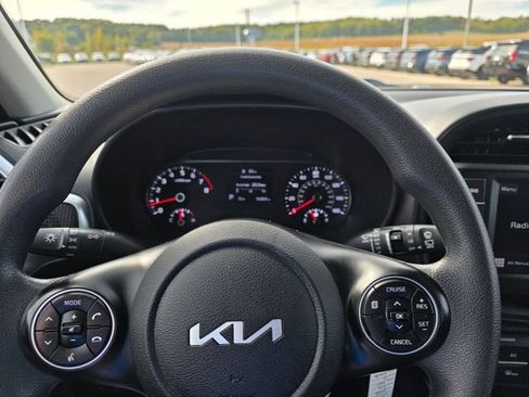 Used 2022 Kia Soul LX w/ Technology Package image 11