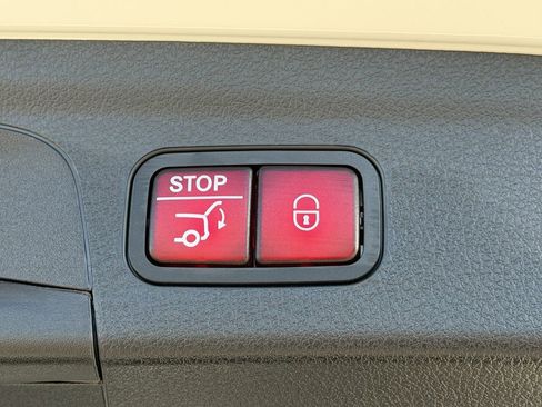 Used 2024 Mercedes-Benz GLE 350 4MATIC image 14