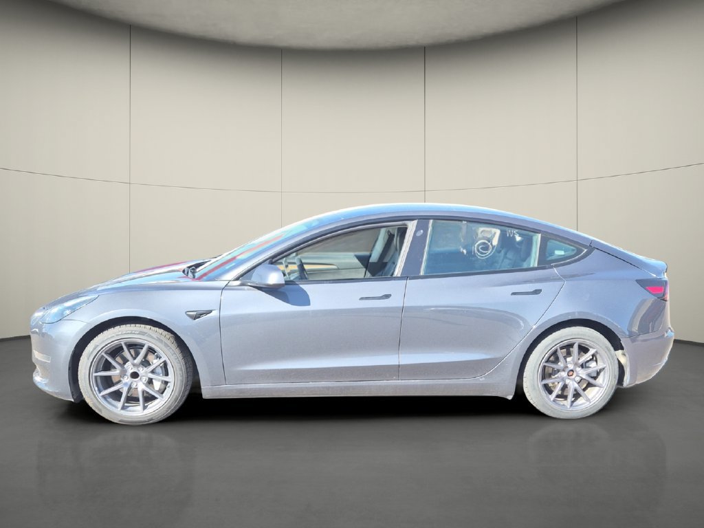 Used 2023 Tesla Model 3 Standard Range RWD image 4