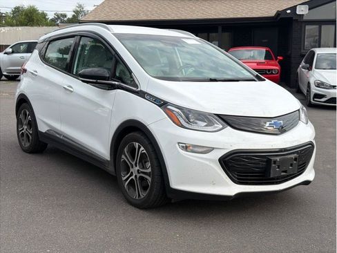 Used 2020 Chevrolet Bolt Premier w/ Infotainment Package FWD image 3