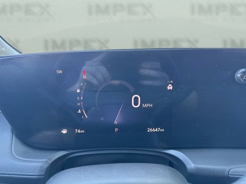 Used 2024 Buick Encore GX Avenir w/ Avenir Technology Package FWD image 22