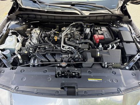 Used 2025 Nissan Altima 2.5 SV FWD image 30