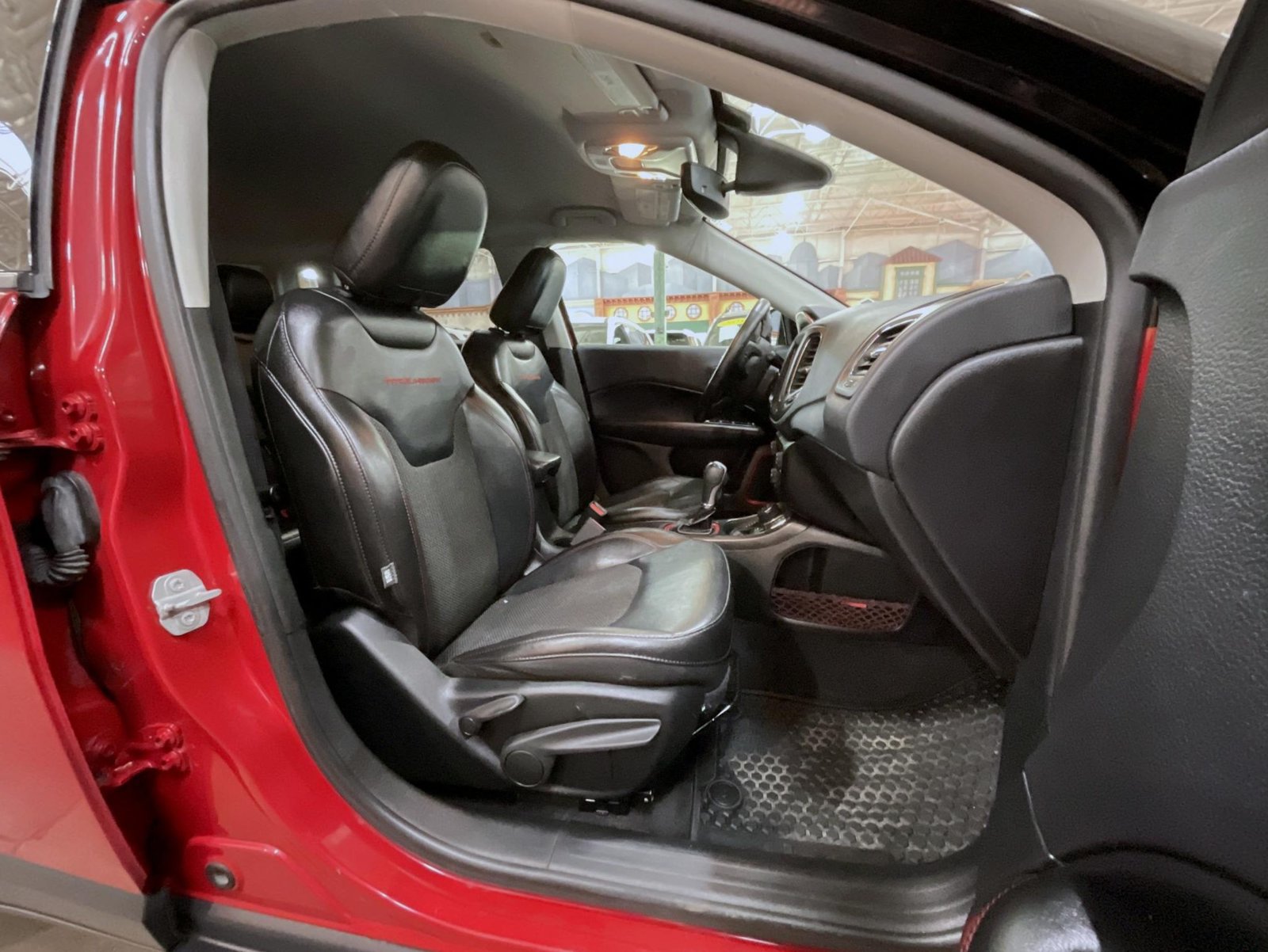 Used 2019 Jeep Compass Trailhawk w/ Cold Weather Group AWD/4WD image 15