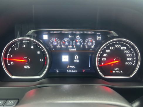 Used 2022 Chevrolet Silverado 1500 High Country w/ Technology Package image 16