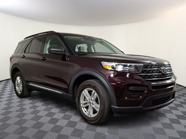 Used 2023 Ford Explorer XLT w/ Class IV Trailer Tow Package AWD/4WD image 1