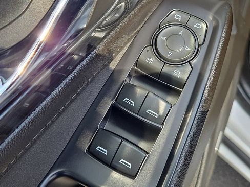 Used 2022 Chevrolet Traverse High Country FWD image 12